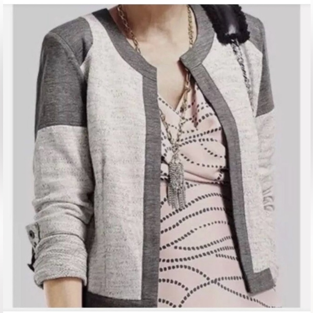 Cabi Gray and Whit Cropped Knit Jacket Blazer